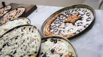 Mehmetçiğe 'Atom' ve 'Bayraklı Pizza' Dopingi