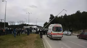 Sinop'ta İki Servis Minibüsü Çarpıştı: 14 Yaralı