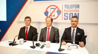 Otomobil Kullanırken Yola Değil, Mobil Telefonlara Bakılıyor