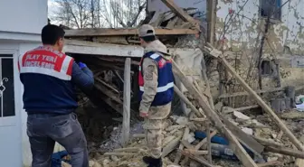 Tokat'ta Kullanılmayan İki Katlı Ahşap Ev Çöktü: 1 Ölü