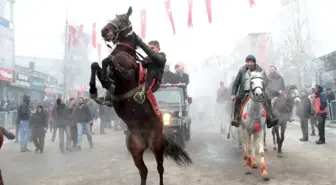 Atlar Kurtuluş İçin Şahlandı