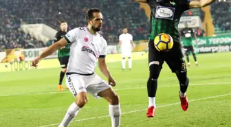 İlk Yarı Akhisarspor'un Üstünlüğüyle Bitti