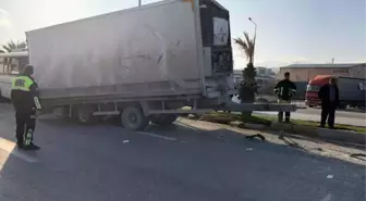 Dorsesi Kopan Tır Zincirleme Kazaya Yol Açtı: 16 Yaralı