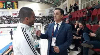 Sokakta Çalışan Taekwondoculara Gençlik Hizmetleri ve Spor İl Müdürü Çomaktekin Sahip Çıktı