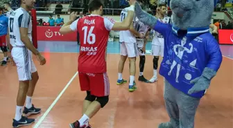 Voleybol: Efeler Ligi