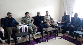 Kaymakam Özkan ve Komutanlardan 'Zeytin Dalı Harekatı'nda' Yaralanan Askerlere Ziyaret
