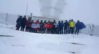 Afdos Üyeleri Kumalar Dağı'nın Zirvesine Yürüdü