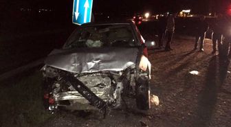 Alaşehir'de Otomobiller Kafa Kafaya Çarpıştı: 5 Yaralı