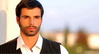 Sakallarını Uzatan Mehmet Akif Alakurt, Tanınmaz Halde