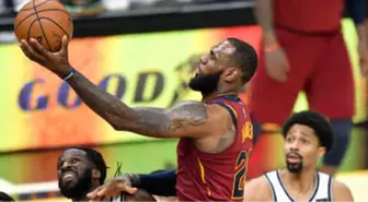 Lebron James'in 'Triple-double'I Galibiyet Getirdi