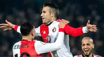 Fenerbahçe'den Feyenoord'a Giden Van Persie, Kariyerinin 300. Golünü Attı