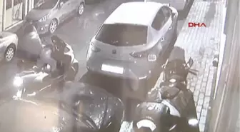 Kasklı ve Maskeli Motosiklet Hırsızlığı Kamerada