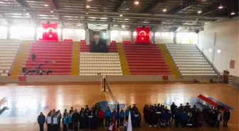 Kars'ta Okullar Arası Voleybol Turnuvası Başladı