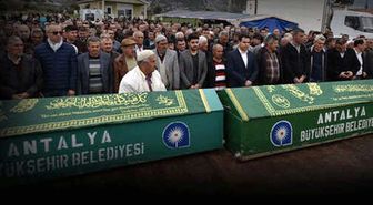 Babasının Acısına Dayanamayıp 2 Saat Sonra Ölmüştü, Yan Yana Defnedildiler
