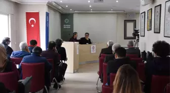 Şair Ay '40'lar Meclisi'Nde