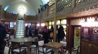 Tarihi Mekanda Kitap Kahve