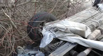 Tırdan Uçan Branda Kazaya Neden Oldu: 4 Yaralı