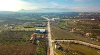 Büyükşehir 6 Metrelik Yolu 22 Metre Genişliğine Çıkarıyor