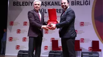 En Beğenilen Belediye Başkanı Ödülü Nihat Çiftçi'nin