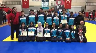 Başarılı Sporcular Yarı Final Biletini Kaptı