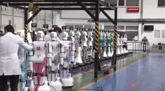 İnsansı' Robotlar Kışla Nöbetine Talip