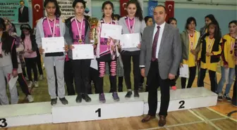 Ağrı'da Yıldız Erkek-Kız Voleybol İl Birinciliği Müsabakaları Gerçekleştirildi