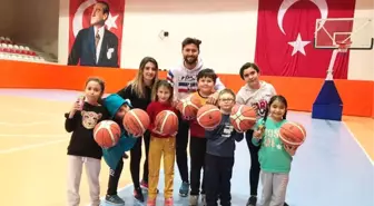 Öğrencilere Basketbol Kursu