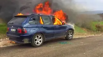 Manisa'da Seyir Halindeki Cip Yandı