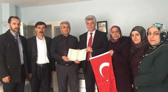AK Parti İlçe Başkanı Çakmak, Şehit Ailelerini Unutmadı