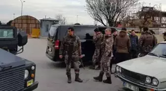 Yolcu Almaya Giden UBER Aracı Kurşun Yağmuruna Tutuldu