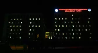 Üniversite Öğrencilerinden Mehmetçik'e Işıklı Destek