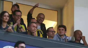 Fenerbahçe Doğuş Maçında Alex Coşkusu!