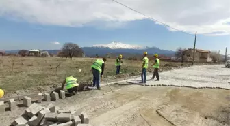 İncesu Belediye Başkanı Zekeriya Karayol Parke Çalışmalarını Yerinde İnceledi