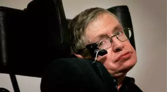 Ünlü Evrenbilimci ve Fizikçi Stephen Hawking 76 Yaşında Hayatını Kaybetti