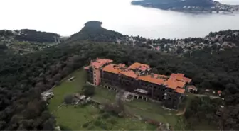 Tehlike Altındaki Miraslar Listesine Giren Büyükada Eski Rum Yetimhanesi Her An Çökebilir