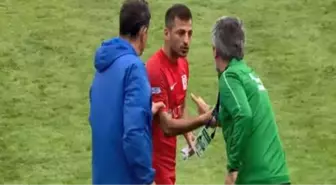 Balıkesirsporlu Futbolcu, Taraftara Kızınca Oyundan Çıkmak İstedi