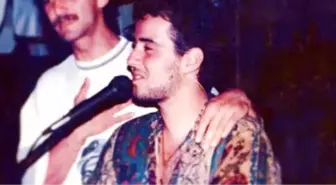 26 Yıl Önceki Fotoğrafını Paylaşan Ata Demirer'i Görenler 'Ne Kadar Zayıfmış' Demeden Edemedi