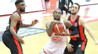 Banvit, Uşak Karşısında Farka Gitti