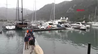 Muğla Marmaris'te Kaçak İskeleler Tek Tek Yıkılıyor