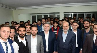 Başkan Akyürek, 'Yesevi Sohbetlerinde' Gençlerle Bir Araya Geldi