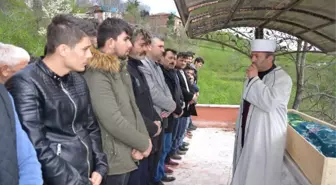 Kardeşinin Kazara Vurduğu 12 Yaşındaki Çocuk Toprağa Verildi