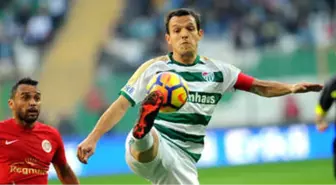 Batalla Genç Futbolcularla Bir Arada