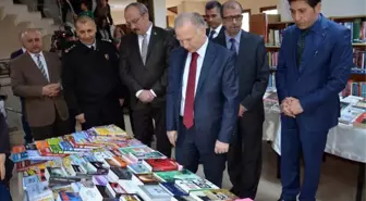 Çocuklara Kitap Sevgisi Aşılanıyor