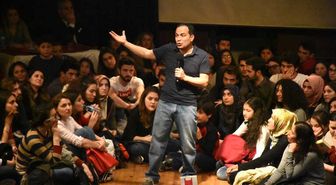 Nazilli'de 'Gazete Kağıdından Paraşüt Yapmak' Adlı Konferans Düzenlendi
