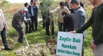 Üniversite Öğrenciler Şehitler Anısına Fidan Dikti