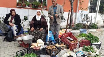 70 Yaşındaki Kadın Pazarcılık Yapıyor