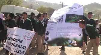 Esendere'de Öğrenciler Belediye Ekipleri ile Çöp Topladı