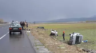 Ağrı - Erzurum Karayolunda 4 Araç Peş Peşe Şarampole Uçtu: 7 Yaralı