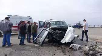 Çanakkale'de Trafik Kazası: 1 Ölü, 4 Yaralı