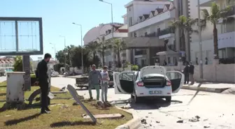 Manavgat'ta İki Aracın Çarpıştığı Kaza Ucuz Atlatıldı